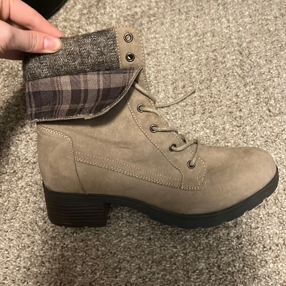 Womans Bootie - Picture 1 of 2